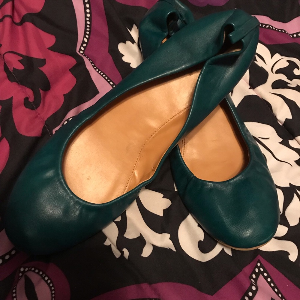 ONLY WORN ONCE! Forever 21 Babydoll Flats